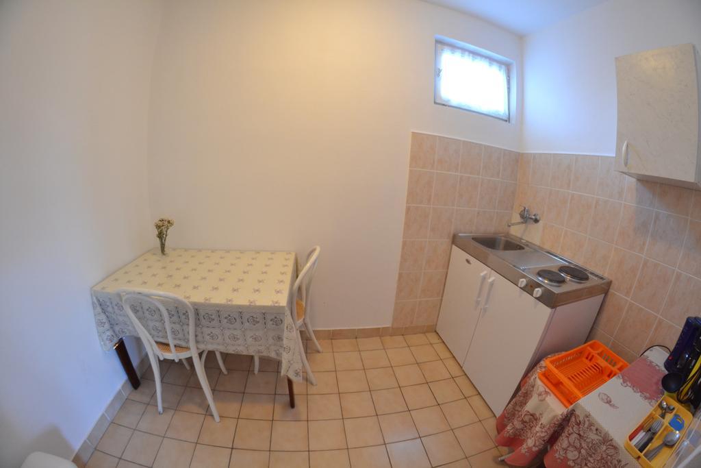 Apartment Beg Раб Екстер'єр фото